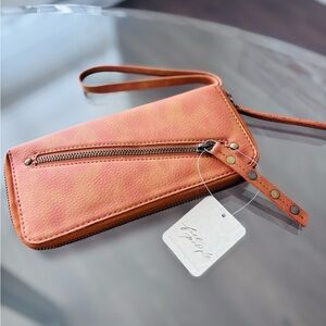 NWT FREE PEOPLE Distressed Vegan Leather Wristlet Wallet - Boho Camel